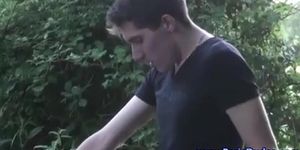 Gay amateurs suck and rim outdoors