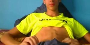 Latino Twink Shows Off When Jerking