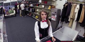 Hot babe chick offers her pussy in the pawnshop for big