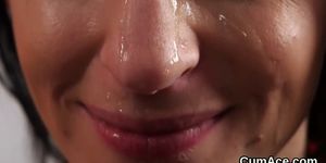 Foxy hottie gets cumshot on her face sucking all the cr