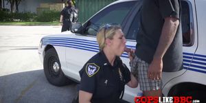 Car kicking criminal discusses with horny milf cops dur