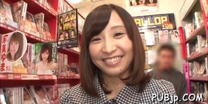 Eastern ayumi kimino likes to masturbate with a sex too