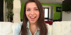 Teen cockloving amateur receives her facial
