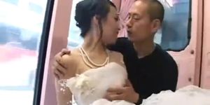 Just before the wedding 2(censored+ Chinese subtitle)
