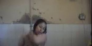 arab milf shower