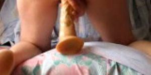 Lady on cam doing dildo in ass