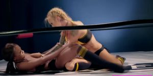 Sexy lesbos scissoring inside the ring