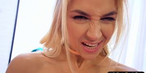 Sexy blonde MILF Sarah Vandella anal sex in yoga class