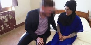 21 yr old refugee in my hotel room for sex
