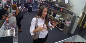 Big ass woman gets ripped by pawn dude at the pawnshop