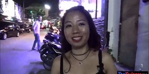 Hot amateur Thai freelance wife no condom sex session