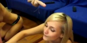 blonde teen with dildo on porno live cam
