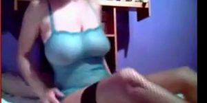 Big hanging tits on webcammilf