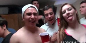 College nympho fucking large pecker in dorm room gangba