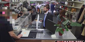 Guy tries to sell some stuff in a pawn shop but gets as