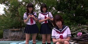 Petite Japanese schoolgirls love threeway
