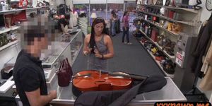 Hottie MILF goes to a pawnshop and pawns her pussy for 