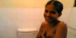 Hot Northindian Girl Nude Bath filmed by her BF