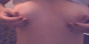 tits play on webcam