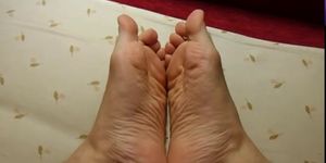 Feet play