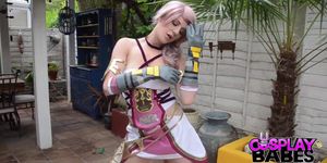 COSPLAY BABES Final Fantasy Babe cums