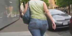 PAWG Booty with wide hips and nice movement