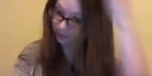 Nerdy Webcam Teen Masturbates On Cam