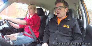 Blonde in red bra fucks instructor in car