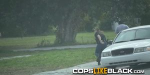 BBW officer stuffs her slutty mouth with criminals cock