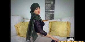Hijab Girl Muna Twerk Cam