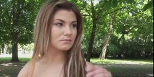 Dude find a Hungarian babe to suck his cock at the park