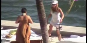 Jennifer Aniston paparazzi video