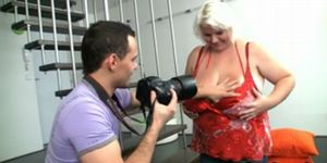 Big jugs titjob during the photosession