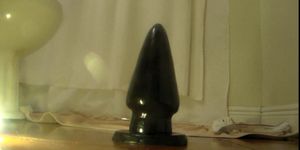 huge buttplug with air farts