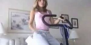 Young dutch bitch showing ass on webcam