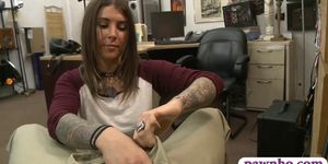 Tattooed babe gets her twat screwed hard by pawn guy