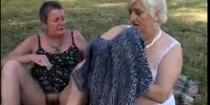 Granny BBW Lesbians Eat Each Other on a Picnic