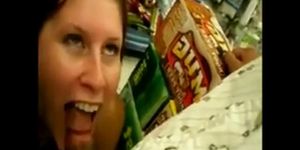 Girl gives BJ in store