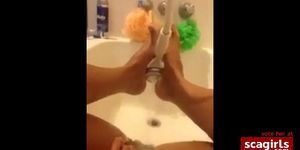 Selfie showerhead orgasm