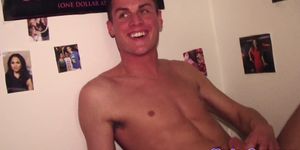 Amateur gay facialized after spitroasting