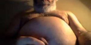 Hairy horny NY daddy bear jerks off on webcam