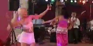 Salla Zilli (Shake it up Bitch)