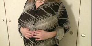 5 months pregnant equals bigger boobs