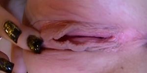Busty girlfriend in pussy close up masturbation
