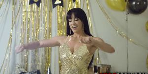 Latina MILF Leila Larocco gets a new year fuck