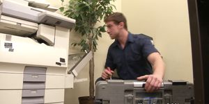 Office hunk assfucking worker during break