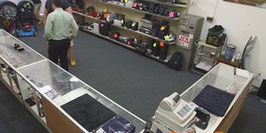 Baited pawnshop customer gets analyzed