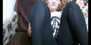 Obedient camgirl wants you to cum on her leggings
