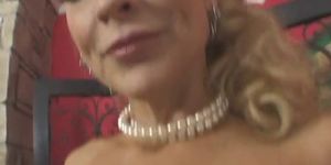 Mature lady wants to suck on a big dick