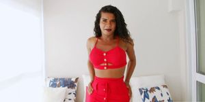 Tgirl Camilla Lago jerks off her shecock